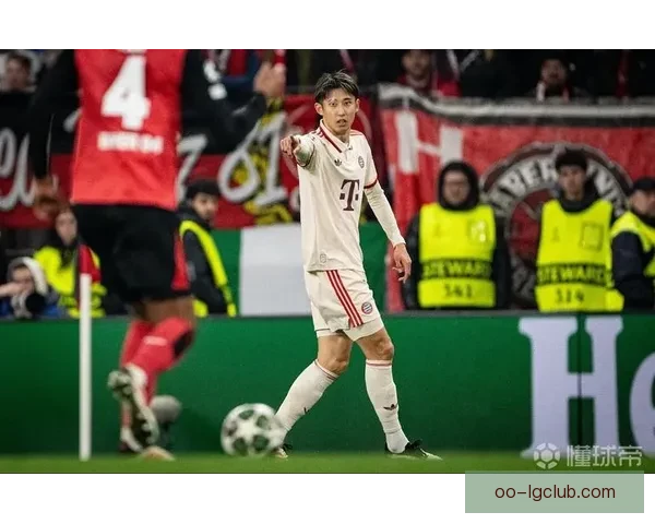 伊藤洋辉拜仁季前赛重伤或改变后防布局新赛季德甲争冠前景生变 伊藤洋辉拜仁季前赛重伤或改变后防布局新赛季德甲争冠前景生变